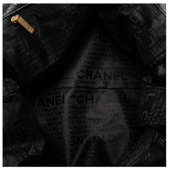 RARE Chanel Olsen Lambskin Hobo Bag - Picture 8 of 15